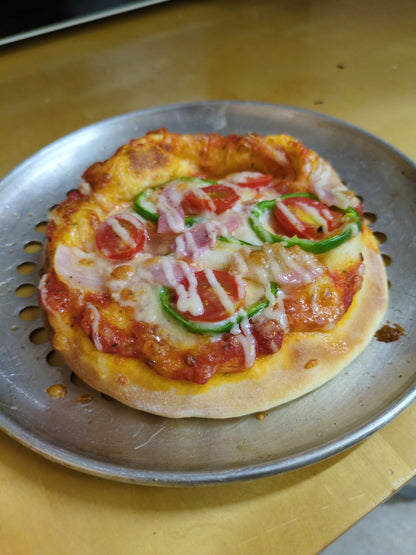 ”米粉ピザ生地100g×10個”　解凍してのばすだけ。 家族で楽しむ“お米のピザ時間”。